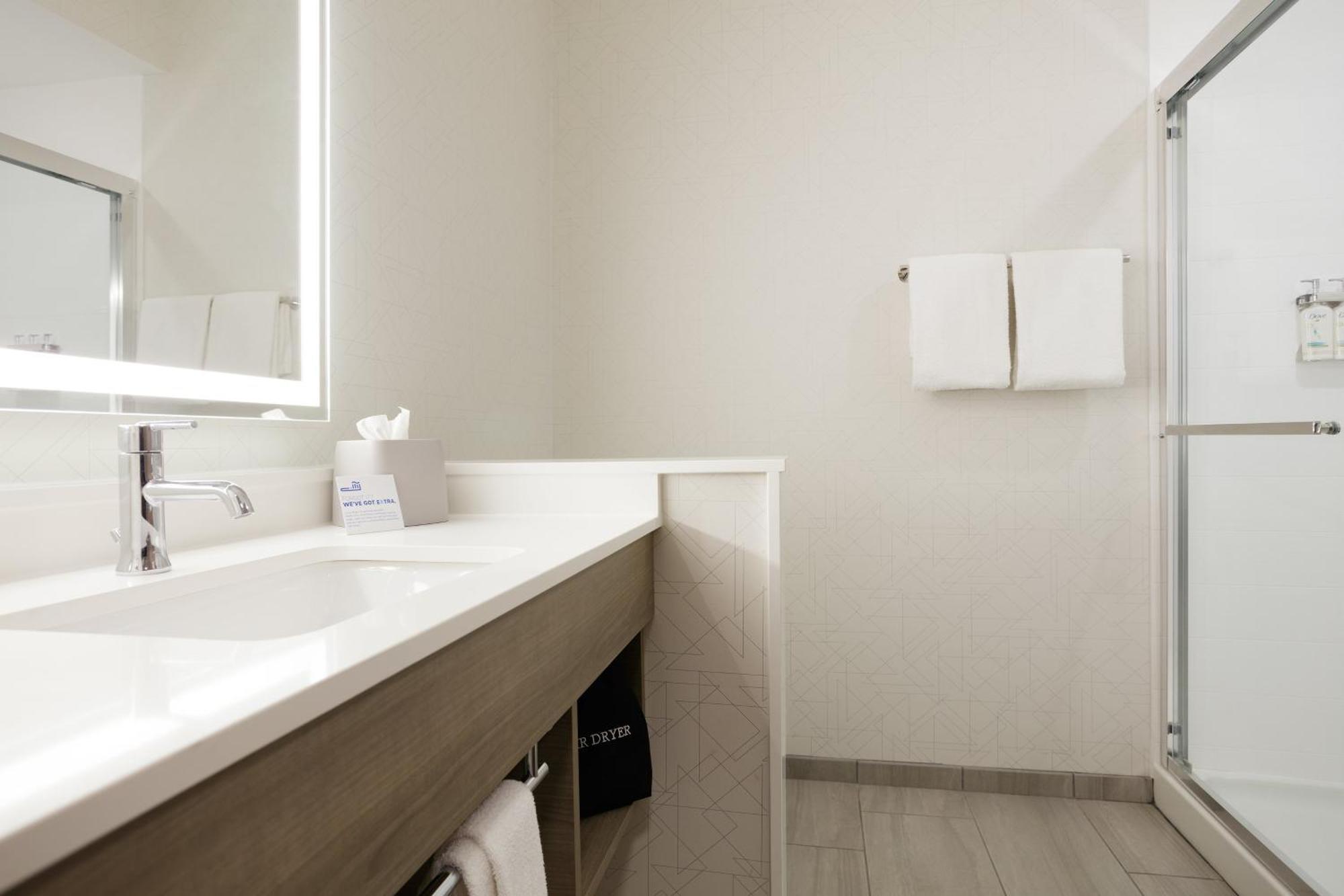 Holiday Inn Express & Suites Memphis East By Ihg מראה חיצוני תמונה